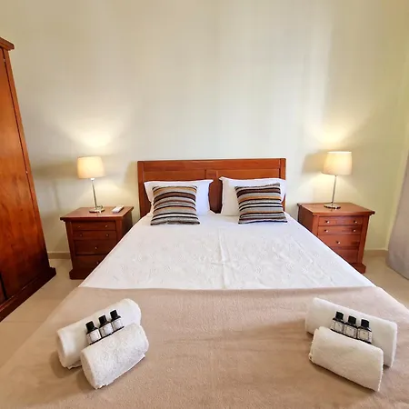 White Charm - Between Beach & Centre Apartment